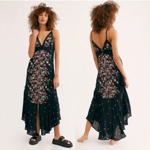 𝐹𝑟𝑒𝑒 𝑃𝑒𝑜𝑝𝑙𝑒 𝑃𝑎𝑟𝑎𝑑𝑖𝑠𝑒 𝐹𝑙𝑜𝑟𝑎𝑙 𝐷𝑟𝑒𝑠𝑠